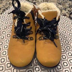 Cat and Jack size 11 winter boots great condition